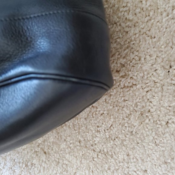 Black Leather Tortoise Vintage Gucci Handbag - Picture 9 of 11